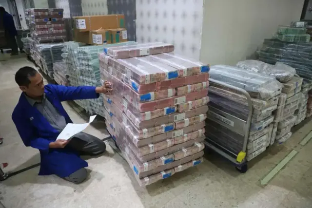 Inflasi Naik dan Rupiah Melemah, BI Tahan Suku Bunga Acuan di Level 5,75 Persen