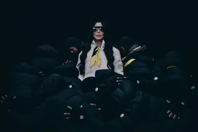 Moncler Re/Icons Hadirkan Cher, JENNIE, dan Grace Jones sebagai Perintis Budaya